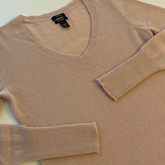 Halogen Nordstrom V-Neck 100% Cashmare Sweater Light Lavender Size M - Picture 9 of 14